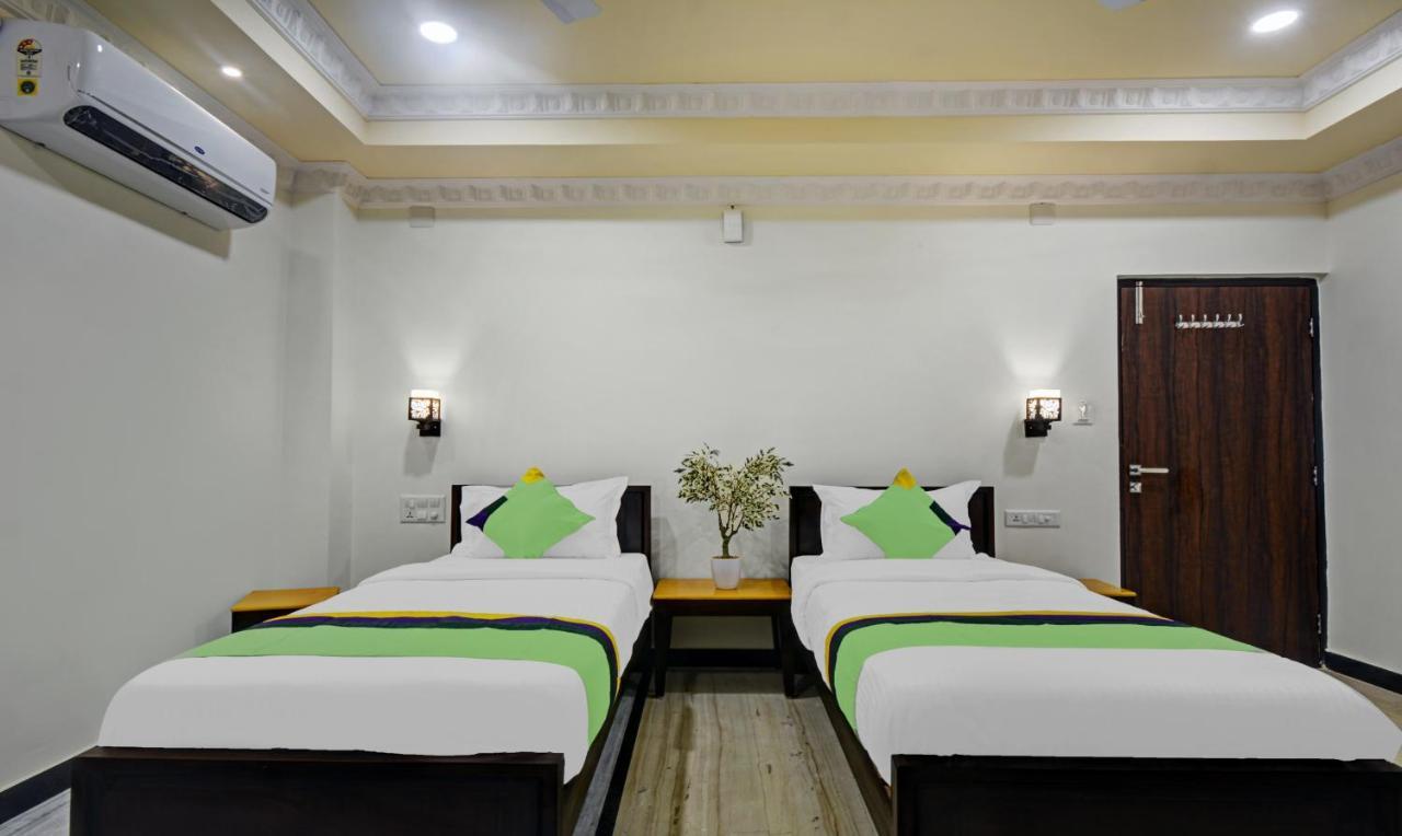 Hotel Treebo Jheel Mahal Udaipur Esterno foto